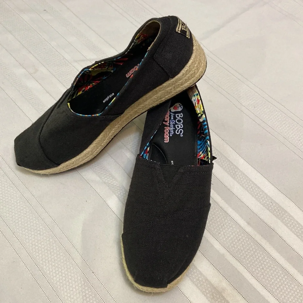 Bobs Skechers with Memory Foam & Arch Pillow Womens Slip On Loafer- size 8.5